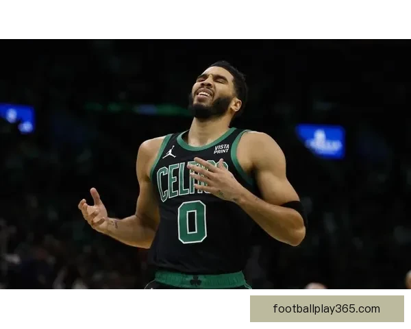 豪瑟达成绿军历史新里程碑 成为队史第十位投中700个三分的球员